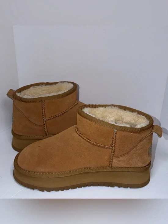 Ugg Classic Ultra Mini Platform Boots Size 9