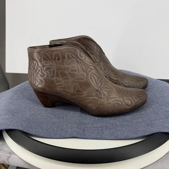 Pikolinos Ginebra Ankle Boots 38 Brown Leather Kitten Heel Embroidered Side Zip‎