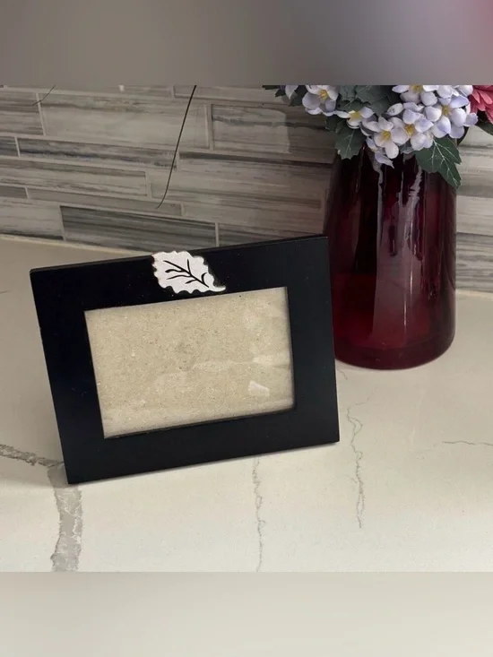 Picture Frame Black for Tabletop 3.5 x 5 inch Vertical or Horizontal Leaf Accent