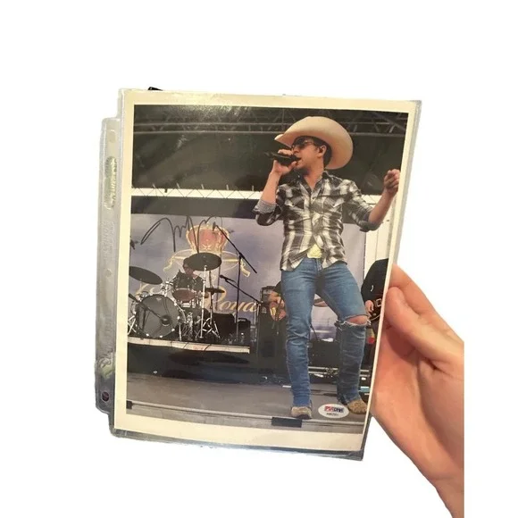 Justin Moore Signed Autographed 8x10 County‎ Music Sing PSA Certified
