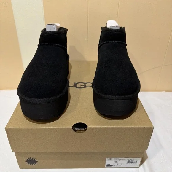 UGG Classic Ultra Mini Platform Women's Boot  Black‎ Size 10 NIB Authentic
