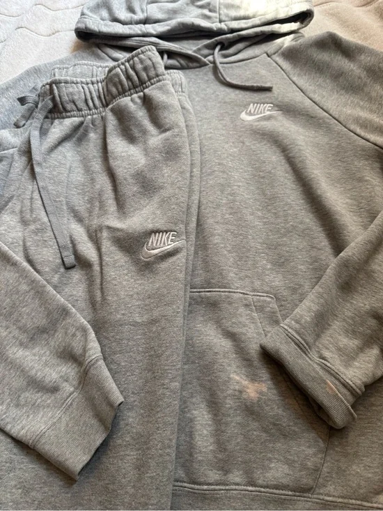Nike Sportswear Fleece Hoodie & Jogger Set Women’s Medium Gray