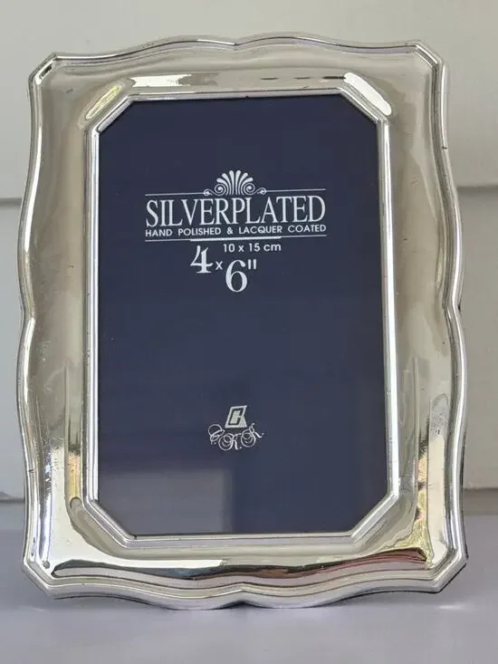 Vintage Silverplated Picture Frame 4x6 Ornate Embossed Border Tabletop Standing