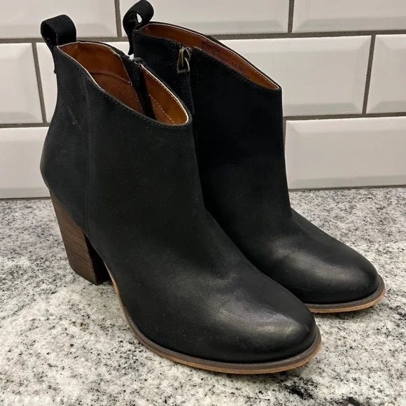 BP. Women 8.5 Lance Leather Ankle Booties Black Stacked Block Heel Side Zip