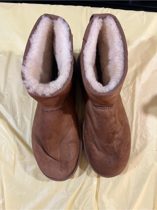 UGG Cream Shearling-Lined Boot Interior with Size Label