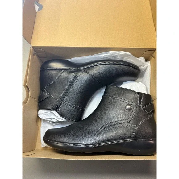 Clarks Ashland Mabel Black Tumbled Leather Ankle Boots Side Zip Womens 8.5‎ M