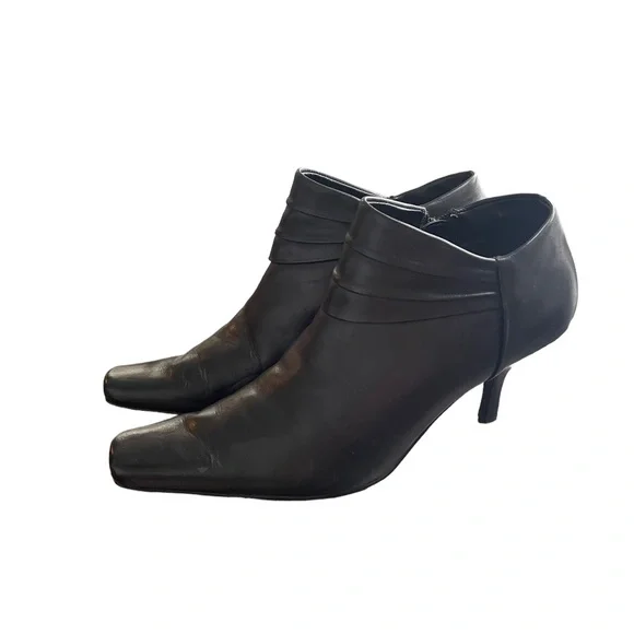 Bandolino‎ Women's Black Leather Heels Square Toe Booties Ankle Boots Size 9.5
