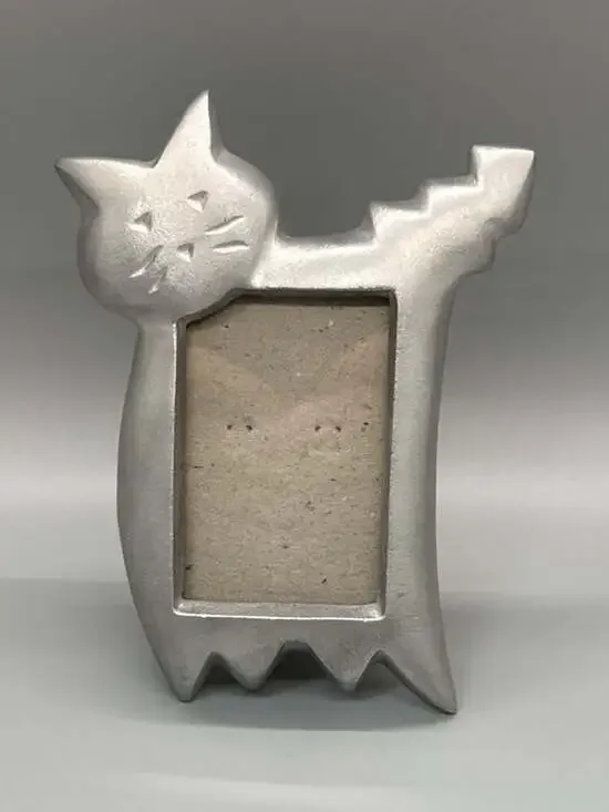 Vtg Furio Matte Silver Tone Abstract Cat Shaped Mini Picture Frame 2x3 Taiwan