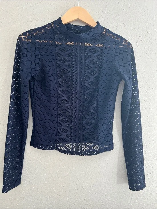 Zara Navy Lace Mock-Neck Long Sleeve Blouse Cropped Stretch Casual Small