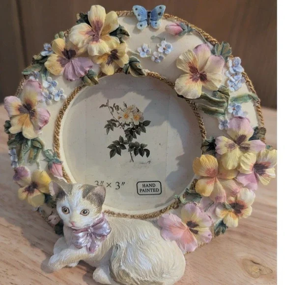 VTG Hand Painted Resin Floral Cat Frame Whimsy Cottagecore Cat Lover 2002