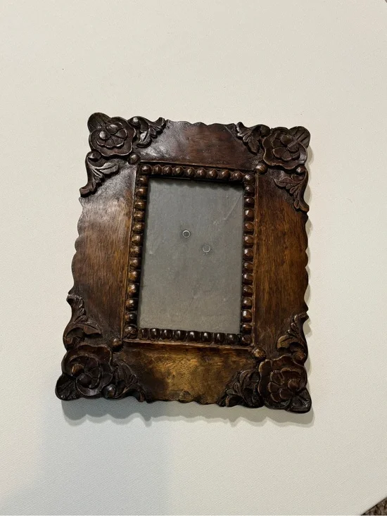 Rare Vintage Carved Wood Floral Picture Frame in Dark Brown 10” X 8”