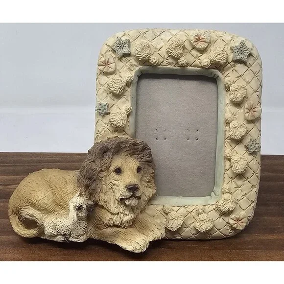 1992 UDC Lion And Lamb Vintage Picture Frame 3D Fits 2.5
