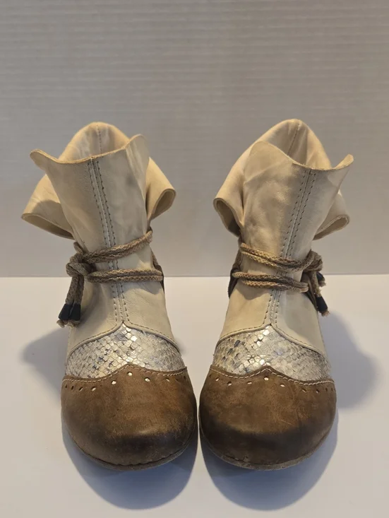 Authentic Artison Cream and Brown Lace-Up Leather Ankle Boots-Made In Italy