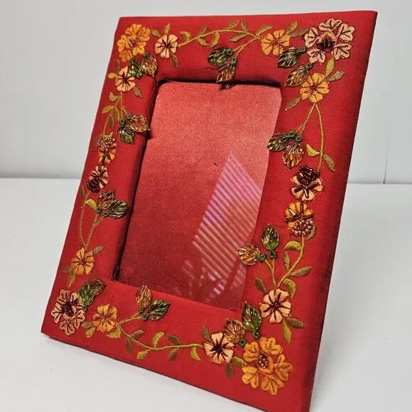 Vtg Photo Frame Gift Red Satin Fabric Embroidered beads Floral Beading 4 x 6 pic
