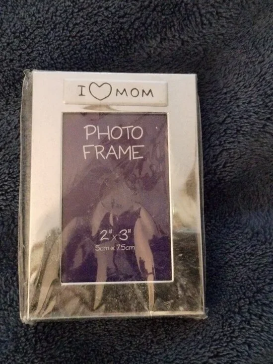 I Love Mom photo frame