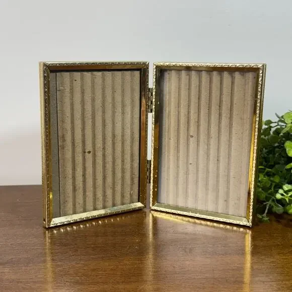 Vintage Brass Tone Hinged Double Photo Frame 3.5x5 Picture Display Freestanding