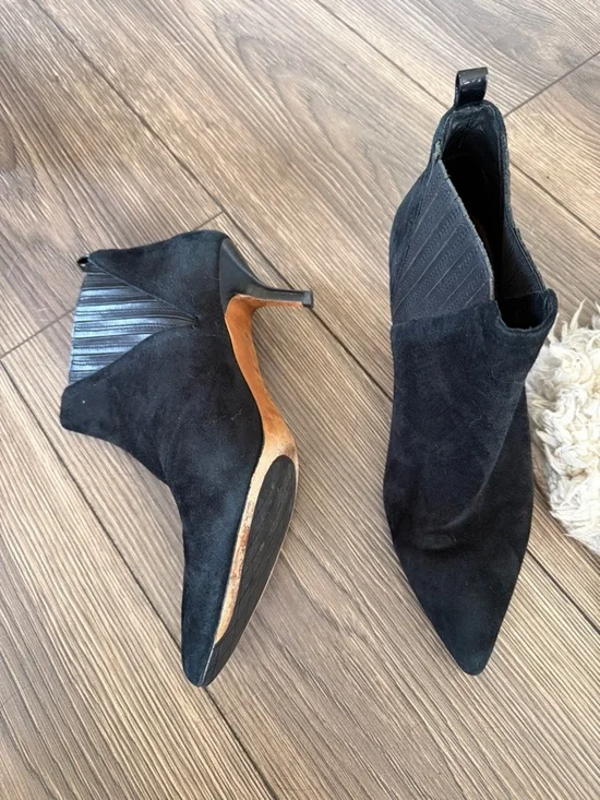 Donald J. Pliner Black Suede Pointed Ankle Booties size 8