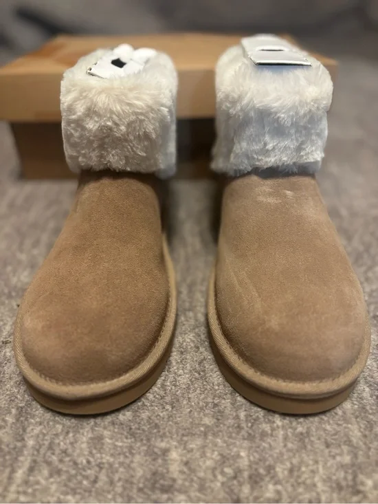 New Koolaburra by UGG Women's Aubrei Mini Boot Size 8