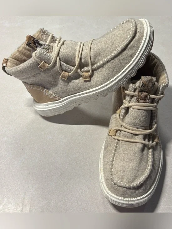 Hey Dude Cozy Felt Ankle Boots in Light Taupe size 7