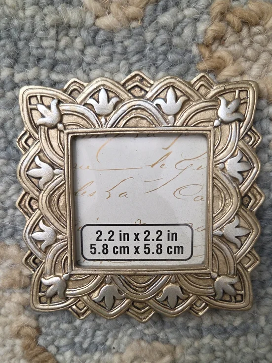 Scallop Edge Gold-Silver Tone Mini Photo Frame