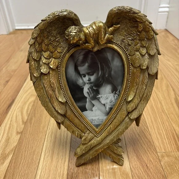 Cherub‎ On Gold Angel Wings Heart Shaped Table Top Frame 4x6 Inches