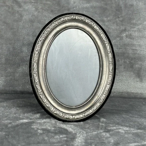 VTG Raised Design Edge Oval Picture Frame‎ Silver Plated Patina ~3x5