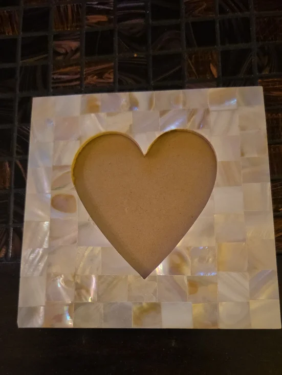 Mother-of-Pearl Heart Photo Frame - White / Cream