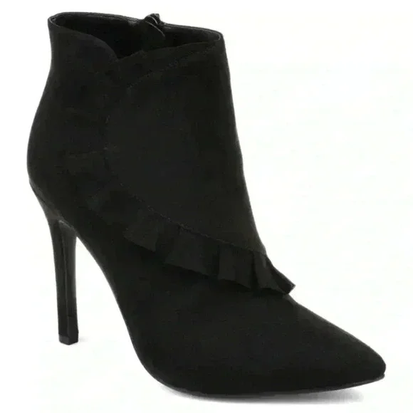 Women’s New JG Soho Black Ruffle Ankle Boot - Size 8  🔥🔥🔥