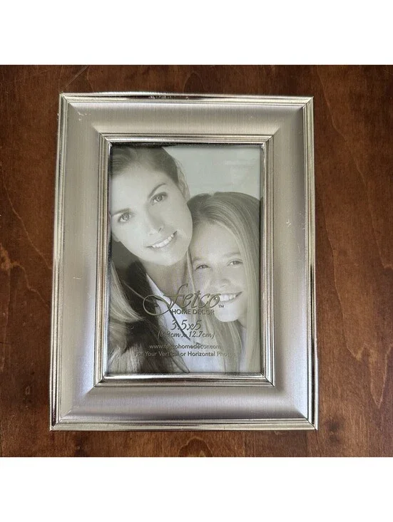 Fetco Home Decor 3.5x5 Silver Metal Picture Frame Brushed Tabletop Easel Frame