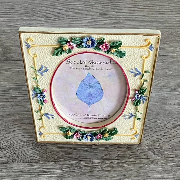Vintage Special Moments 3d Flowers Resin Frame
