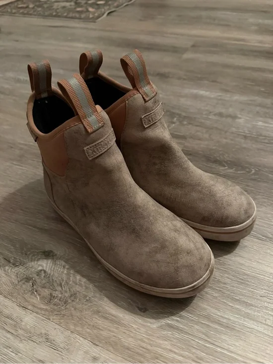 Women’s xtratuf ankle boots
