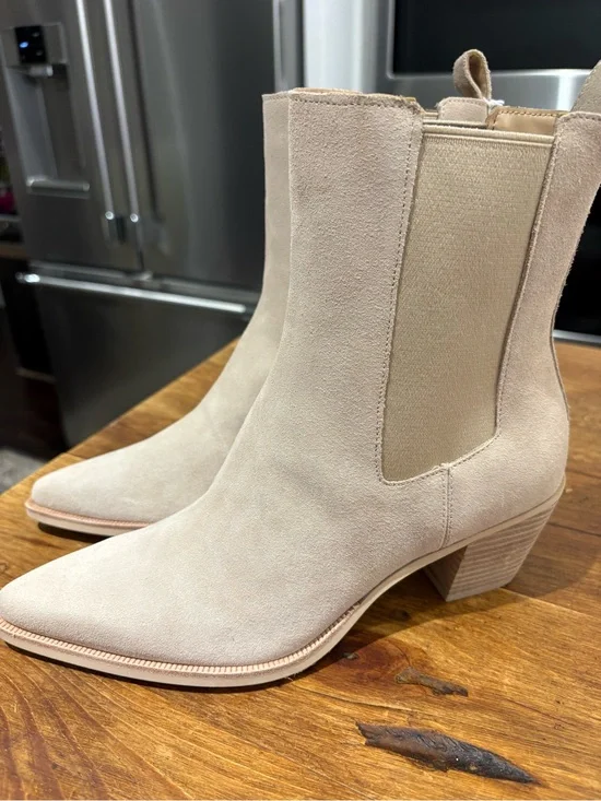 Women’s New Dolce Vita Shadie H2O boots size 7.5