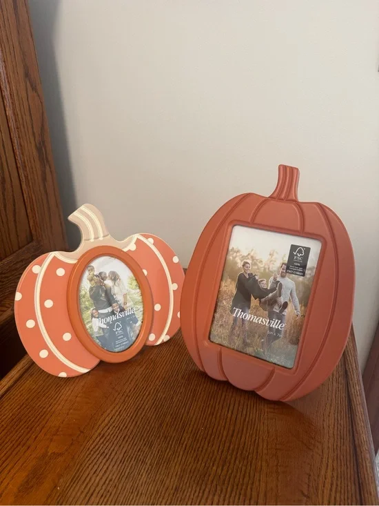 THOMASVILLE FALL/HALLOWEEN ORANGE PUMPKIN/POLKA DOT  PICTURE FRAMES NEW