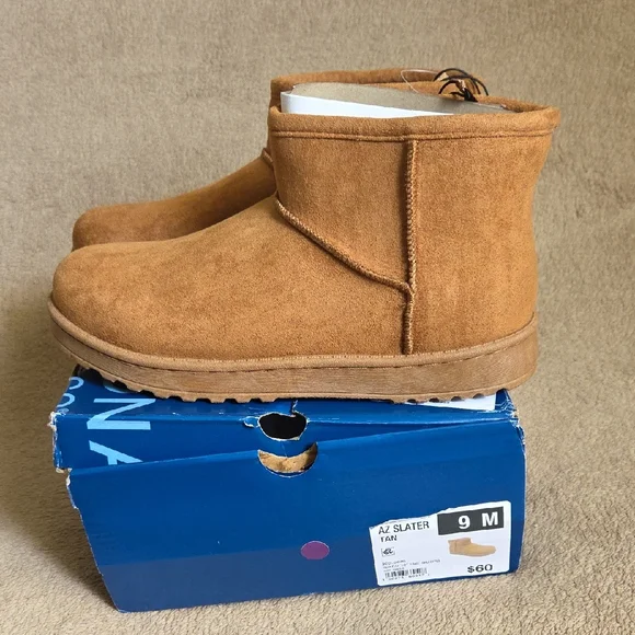 Arizona Jean Company Brown Ankle Booties