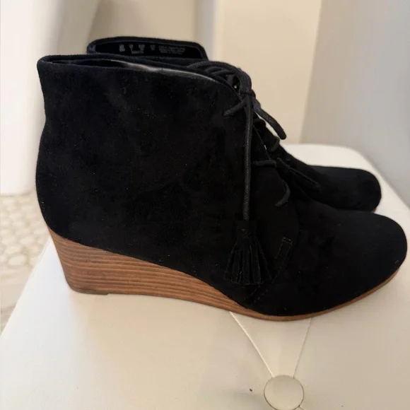 Dr Scholl suede booties