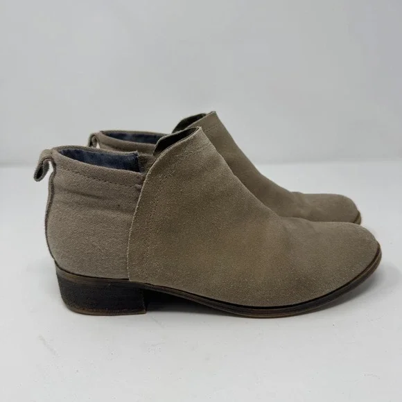 TOMS Women's Beige Suede Ankle Boots‎ Side Zip Low Heel Size 7
