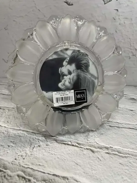 Mikasa Sunflower Frost Crystal Picture Frame 7 inch