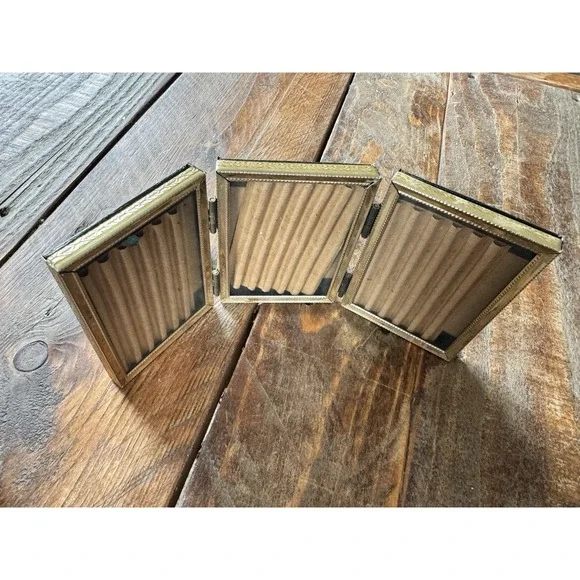 Vintage Tri-Fold Hinged 3.5
