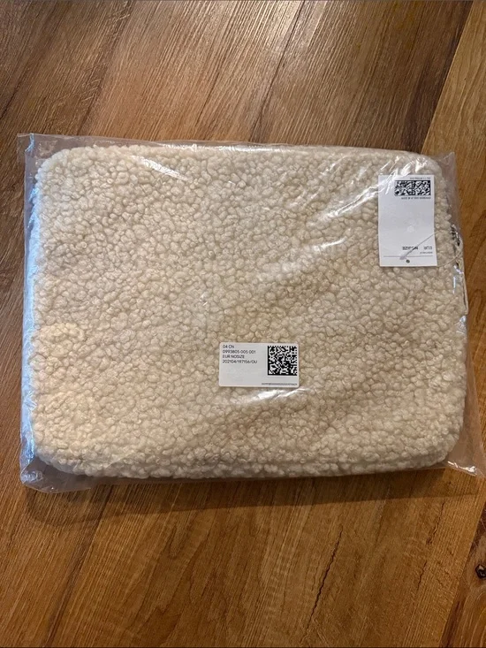 H&M Cream Sherpa Tablet Sleeve
