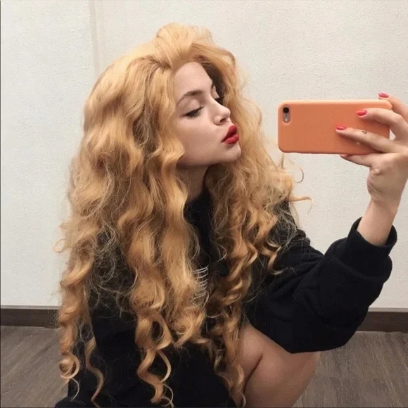 - - 22” Strawberry Blonde Curly Wavy Lace Front Wig *NEW*