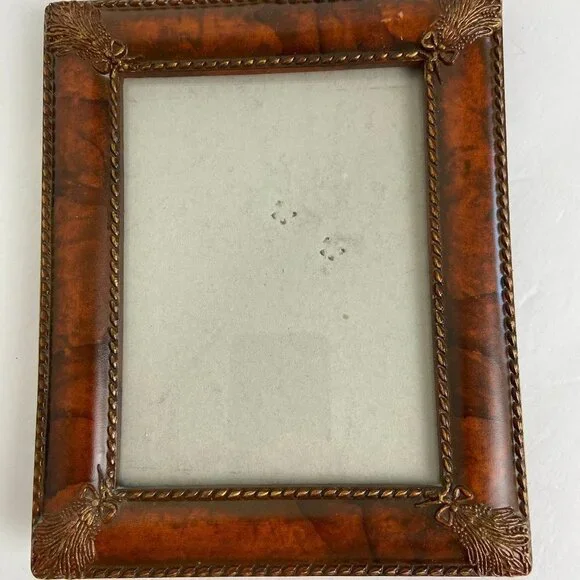 Vintage  Picture Frame Made in Taiwan