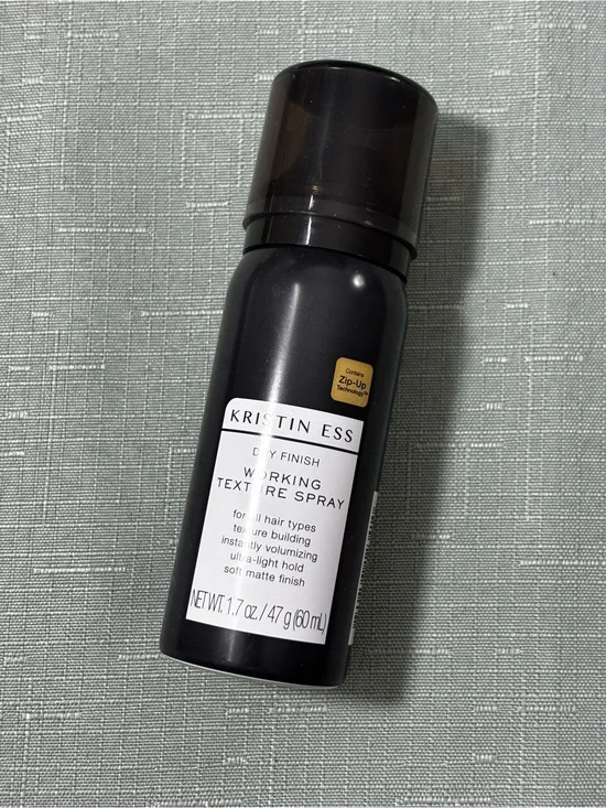 Kristin Ess Working Texture Spray - Black