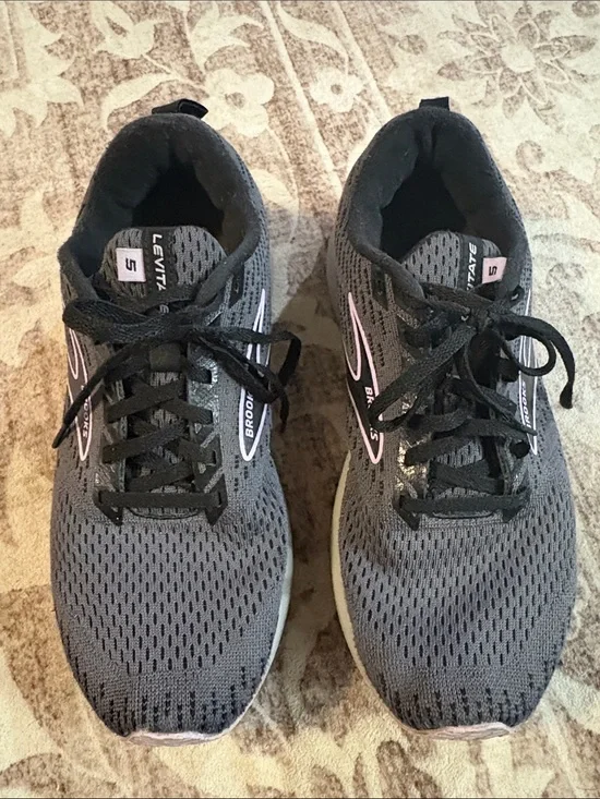 Brooks Women's Gray and Pink Levitate Running Shoes