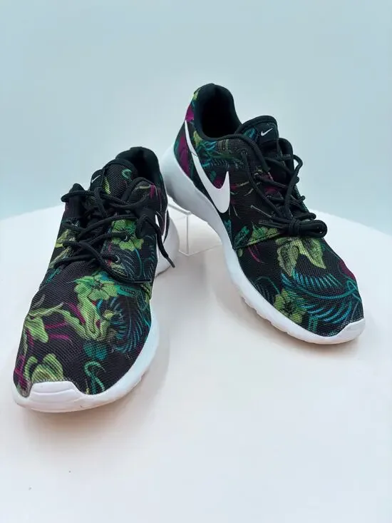 Nike Roshe Fuchsia Flash Women's sneakers