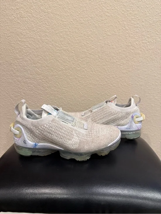 Women’s Nike Vapormax Flyknit (size 6)