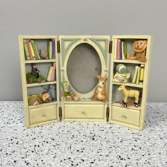Westland Giftware Nursery Resin 3D Picture‎ Frame Miniature Bookshelf Baby 2000