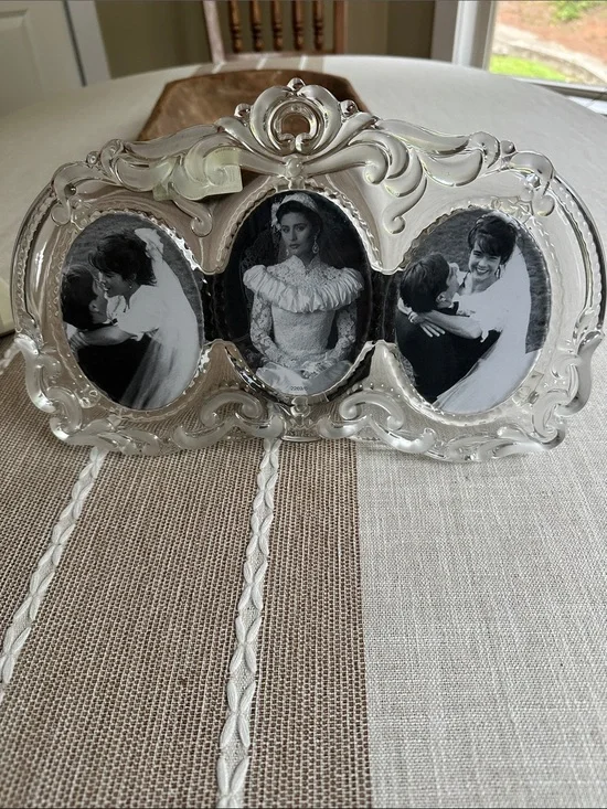 Mikasa Princess Frosted Lead Crystal Triple Oval Photo Frame 13.25”