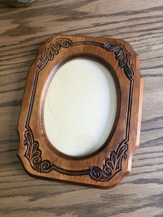 Vintage Rustic Wood Frame Wall Hanging Oval Frame with Carved Details 5x7