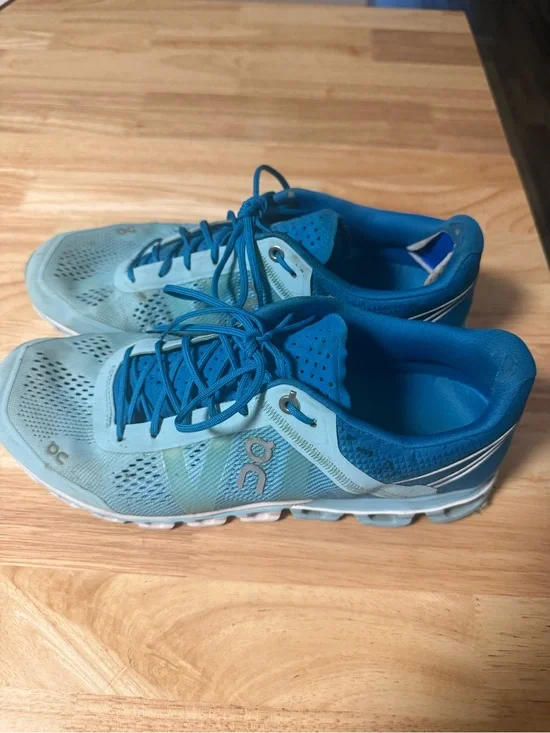 Oncloud sneakers