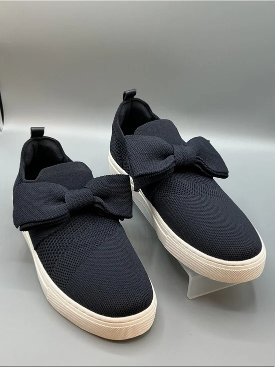 Bandolino women’s Bryce Navy Slip-On Knit Sneakers, with bow, NEW, size 10
